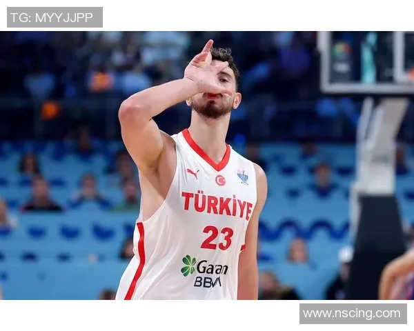 土耳其足球联赛中的顶级球星及其在赛场上的精彩表现分析 土耳其足球联赛中的顶级球星及其在赛场上的精彩表现分析